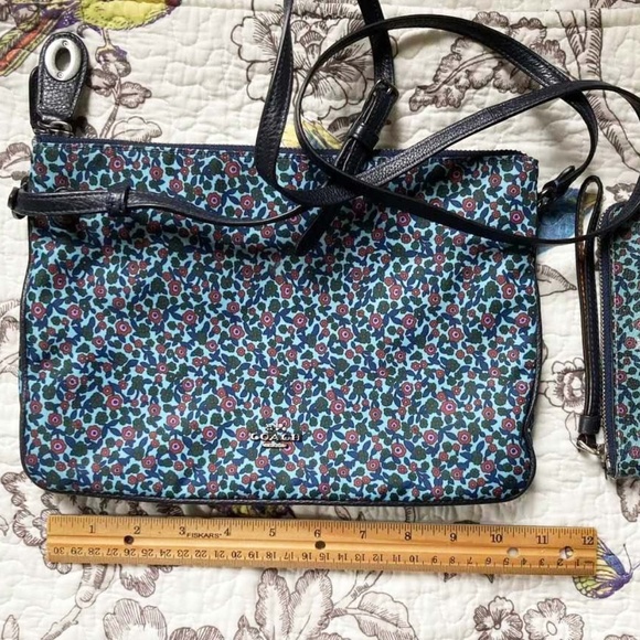 Coach Nylon Blue Floral Bag With Matching Leather Wristlet - Picture 12 of 16